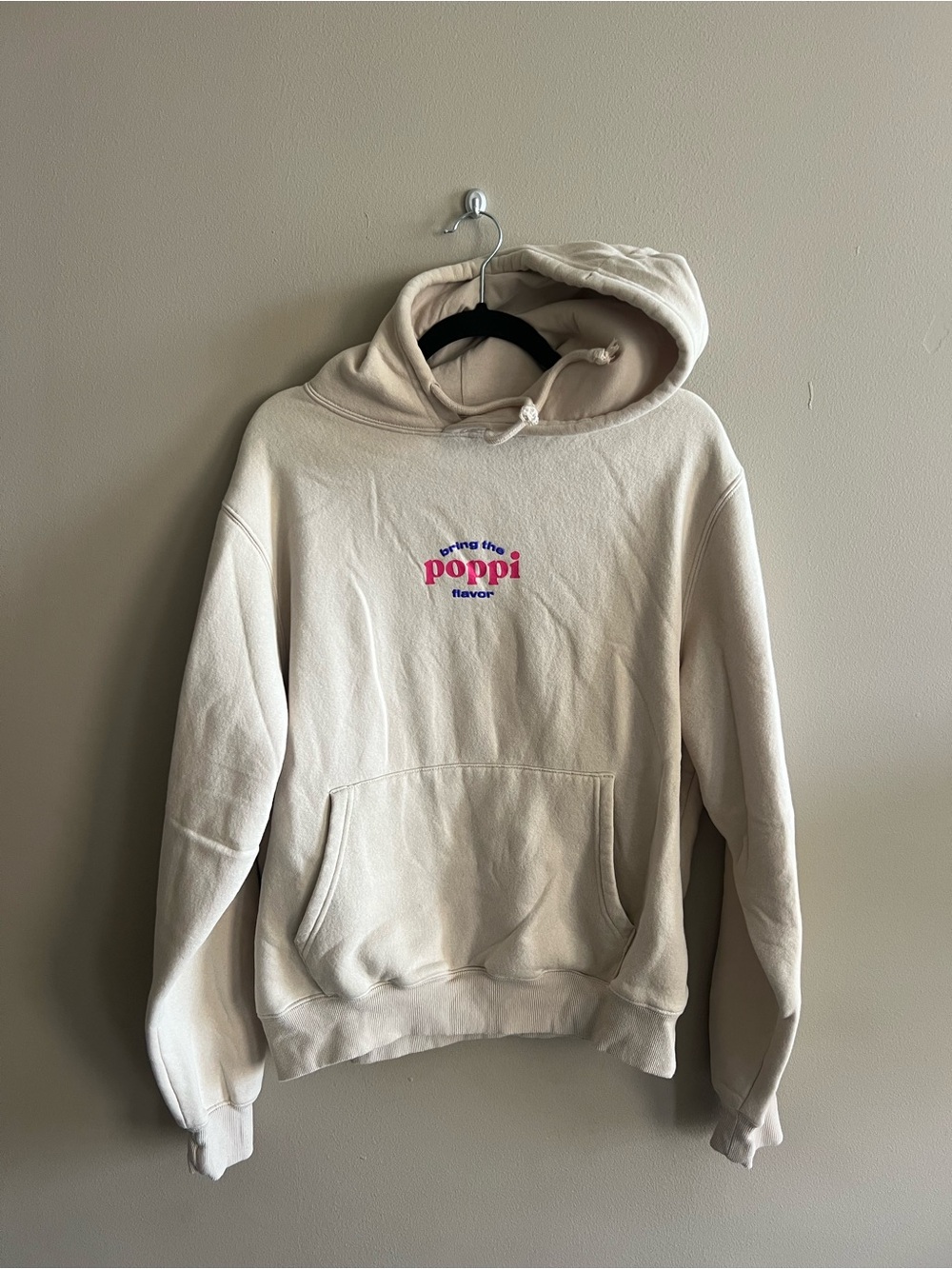 Poppi x Target Collab Cream Hoodie Women’s Pullover Sweatshirt Medium Drinks